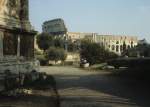 Roma / Rom im Februar 1989: Das Kolosseum vom Forum Romanum gesehen.