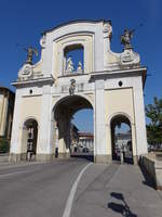 Caravaggio, Arco di Porta Nuova am Largo Beata Giannetta, erbaut 1709 (29.09.2018)