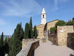 Pienza, Via del Casello mit Kirchturm der Kathedrale St.