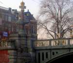Niederlande, Amsterdam, die Laternen der Blauwbrug (niederlndisch fr Blaubrcke) eine Brcke ber den Fluss Amstel.