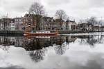 Haarlem in die Niederlande  mit ein Scchiff in Decenber 2017