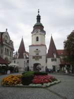 Krems, Steiner Tor, Portal mit 2 Trabantentrmen, erbaut im 15.