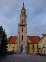 Boleslawiec / Bunzlau, Pfarrkirche Maria Hilf, erbaut bis 1756, neugotischer Kirchturm erbaut von 1834 bis 1835 (11.09.2021)