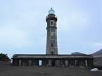 Dieser Leuchtturm wurde bei dem Ausbruch des Vulkans Capelinhos am 27.09.1957 stark beschdigt.