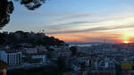 Sonnenuntergang ber Lissabon.