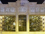Die Fassade des im Stil des Art dco erbauten Teatro Eden in Lissabon.