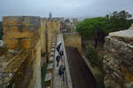 Erkundung (bei Regen) der Festungsanlage Castelo de So Jorge in Lissabon.