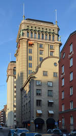 Die im neoklassizistischen Stil errichteteten Kungstornen, zu deutsch  Des Knigs Trme  sind im Jahre 1925 fertiggestellt worden.