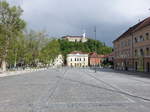 Ljubljana, Kongresni Platz mit Academie und Burg (04.05.2017)
