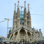 Die Sagrada Famlia ist das Wahrzeichen von Barcelona.