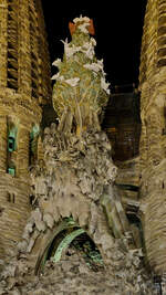 Im Bild ein Teil der Geburtsfassade der Sagrada Famlia in Barcelona (Februar 2012)