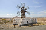Eine typische spanische Windmhle im Dorf Valle de Santa Ins auf der Insel Fuerteventura.