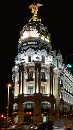 Das Metropolis-Haus an der Kreuzung der Calle de Alcal und der Prachtstrae Gran Va in Madrid.