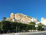 Alicante, Benacantil, oben damals maurische Festung Al-Laqant, heute Burg Santa Barbara, 13.11.2023