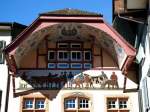 Aarau Aarau, Hauptstadt des Kantons Aargau, 16.000 Einwohner.
Metzgergasse - Die Altstadt schm�cken mehr als 70 reich bemalte Dachuntersichten. Dank ihnen erhielt Aarau den Namen 
'Stadt der sch�nen Giebel'. 2.11.2006