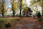 bad-sackingen Schlo�park - Das Teeh�uschen, um 1720 im Barockstil errichtet, h�lt an einem sonnigen Herbsttag schon Winterschlaf. 1.11.2006. 
