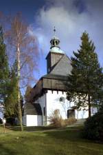Mittlerer Erzgebirgskreis Die Lauterbacher Wehrkirche von der Friedhofsseite aus gesehen; April 2004.