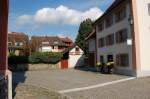 bad-sackingen Alter Hof - Hinter dem M�nster befindet sich der Pfarrhof und das Stiftsgeb�ude (nicht im Bild), das heute vom Caritasverband genutzt wird. 30.9.2006
