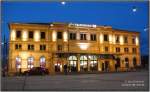 Chemnitz In der abendlichen D�mmerung erstrahlt das Emfpangsgeb�ude des Chemnitzer Hbf noch mal so sch�n. 