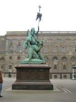 Denkmal im Nikolaiviertel  ...  ERHARD BEYER 13.10.2008