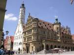 Rathaus in Rothenburg ob der Tauber, aufgenommen am 4. Juli ...