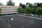 Blick �ber den Pausenplatz des S�lischulhauses  ...
