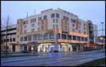 Stralsund Fast am Hbf. In diesem Geb�ude befinden sich die Spielbank und das Intercity- Hotel von Stralsund.