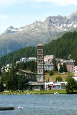 Schweiz Blick am 21.07.2009 �ber St.Moritzer See auf den Schiefen Kirchen-Turm