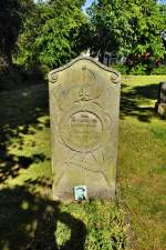 Landkreis Wittmund Friedhof  Spiekeroog an der Alten Inselkirche. Hier befindet sich ein Grabstein zum Gedenken an einen Lebensretter, wer kennt seine Geschichte?