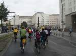 Berliner Fahrradkreisfahrt 2009 Fahrradkreisfahrt am Frankfurter Tor. Von der Warschauer Stra�e ging es in die Frankfurter Allee, leider aber nur f�r wenige Meter. 26.9.2009