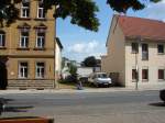Laucha an der Unstrut Laucha an der Unstrut - Baul�cke am Markt - rechts das Geb�ude der neuen Sparkasse - 16.07.2009
