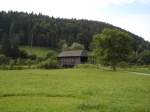 deutschland Immendingen an der oberen Donau,
�ber diese gedeckte Holzbr�cke f�hrt der Donauradweg,
Aug.2007