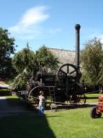 biberach-an-der-ris Dorfmuseum K�rnbach/Oberschwaben,
diese Lokomobile von 1910 einer Stuttgarter Firma l�uft 
bei regelm��igen Vorf�hrungen,
Aug.2008