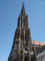 ulm Ulm, das M�nster,
der h�chste Kirchturm der Welt, 162m hoch, 
ist auch das Wahrzeichen der Stadt,
