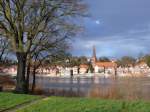 Lauenburg Blick von Hohnstorf in Niedersachsen auf die h�bsche Kleinstadt Lauenburg/Elbe in Schleswig-Holstein; 27.12.2009
