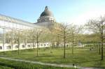 Munchen Die R�ckseite der bayr. Staatskanzlei mit Hofgarten (04/2004)