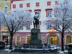 ried-im-innkreis 'Angezuckert' ist das Denkmal des O�-Mundartdichters Franz Stelzhamer (1802-1874)in Ried i.I.;100102
