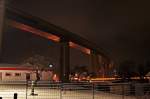 Stralsund Teilst�ck der neuen R�genbr�cke vor dem R�gendammbahnhof Stralsund, 07.01.2010

bei dieser indirekten Beleuchtung kann man die Allgemeinheit verstehen, wenn das gesamte Viadukt angestrahlt werden sollte