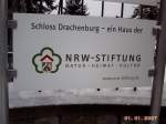 Bonn Ein Schild das zeigt wo von das Schloss Drachenburg Gestiftet wurde. Aufgenommen am 1.1.10