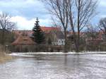 Laucha an der Unstrut - Blick auf das Schleusen-H�uschen - ...