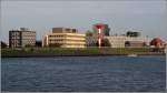deutschland Vor den Geb�uden A, B, C und E des Alfred-Wegener-Instituts in Bremerhaven steht das rot-wei�e Oberfeuer Geestem�nde. 16.08.2006