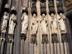 Koln Eine Figurengruppe am Haupteingang des K�lner Doms, 17. M�rz 2010.