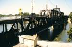 amerika Zweist�ckige Drehbr�cke (oben Stra�e, unten Eisenbahn) �ber den Sacramento River in Sacramento (CA) am 22. August 1988.