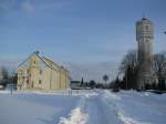 Deutschland Grevesm�hlen; Wohnblock mit dem Kunstwerk 'Wasserturm' und sein Original an der Wismarschen Stra�e, 30.01.2010