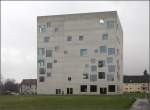 Ein architektonisches Meisterwerk steht da mitten im Ruhrgebiet. Der Betonw�rfel ...