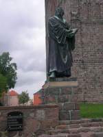 Lutherdenkmal vor der Prenzlauer St. Marien-Kirche  ...