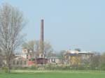 Laucha an der Unstrut Laucha an der Unstrut - Die alte Zuckerfabrik mit dem Unstrut-Camp im Vordergrund - 25.04-2010