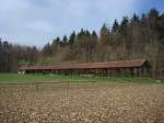 Deutschland Freilichtmuseum Neuhausen ob Eck,
eine Seilerei von 1935 aus dem Landkreis T�bingen,
besteht aus der 12m langen Werkstatt und der 68m langen Seilbahn,
bis 100m lange und 10cm dicke Taue f�r Bergbau, Schiffahr u.a. wurden hier gefertigt,
April 2010