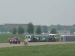 Stadtansichten Polizei auf dem ehemaligen Flughafen Tempelhof. Am Vorabend gab es leichte Ausschreitungen, als einige Demonstranten den Zaun des Flughafengel�ndes �berwinden wollten. 9.5.2010