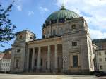Deutschland St.Blasien im Schwarzwald,
der 'Schwarzw�lder Dom',
1768-81 erbaute fr�hklassizistische Abteikirche der Benediktiner,
drittgr��te Kuppelkirche in Europa, Durchmesser 36m, H�he 62m,
Vorbilder waren der Petersdom und die Invalidenkirche in Paris,
Juli 2008